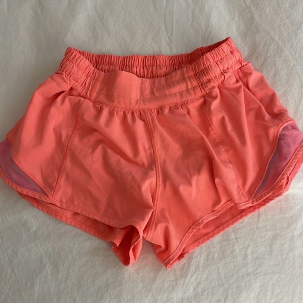 Lululemon Hotty Hot Short II Low Rise
*2.5" Hot Sunset